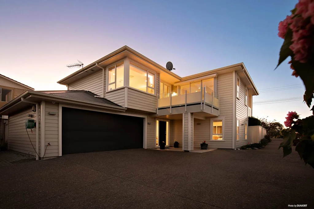 Torbay 3Moenga Coastal Charm Meets Modern Elegance.