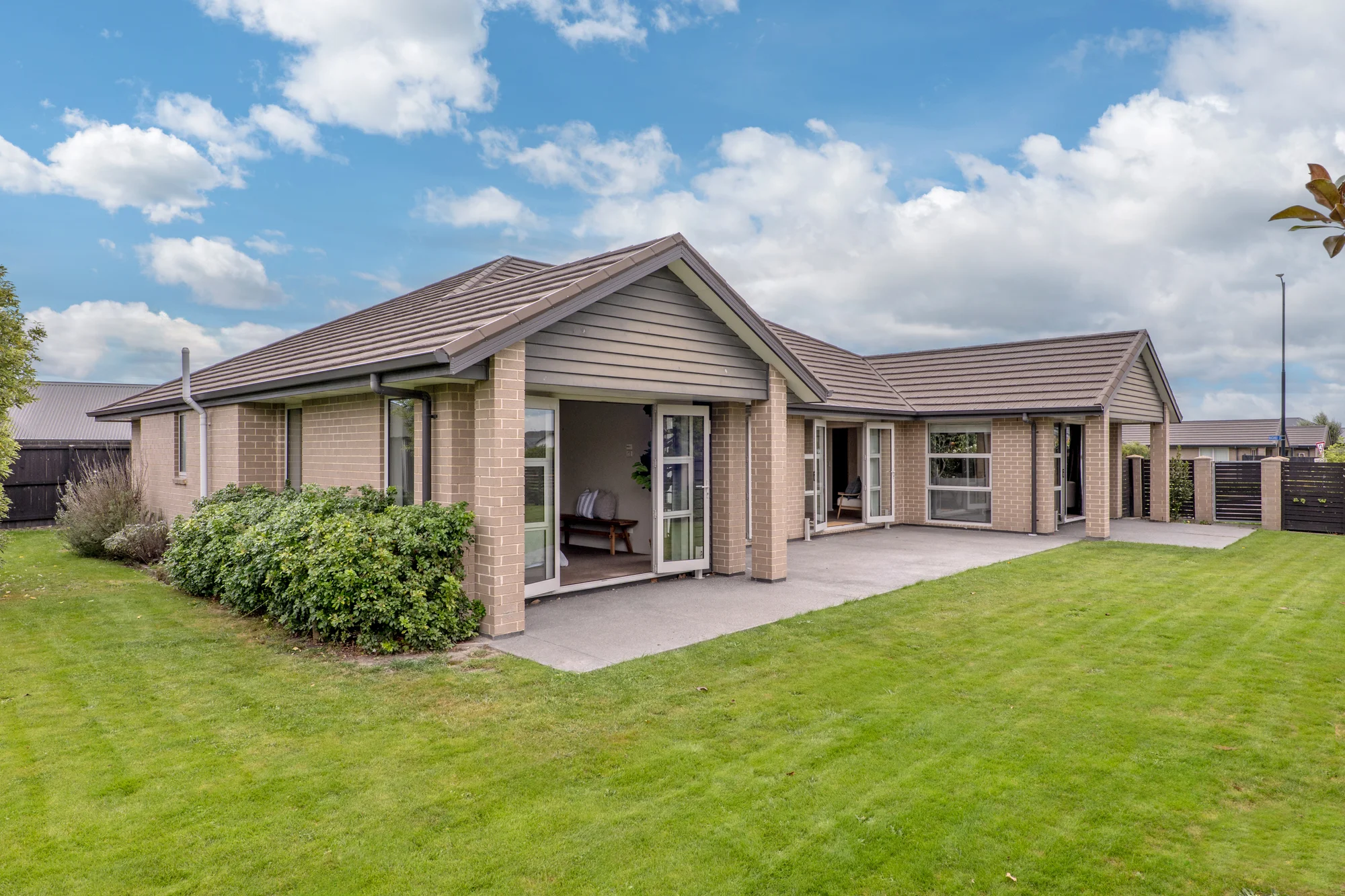 Lincoln 4Kwarto Spacious, sunny and ready now