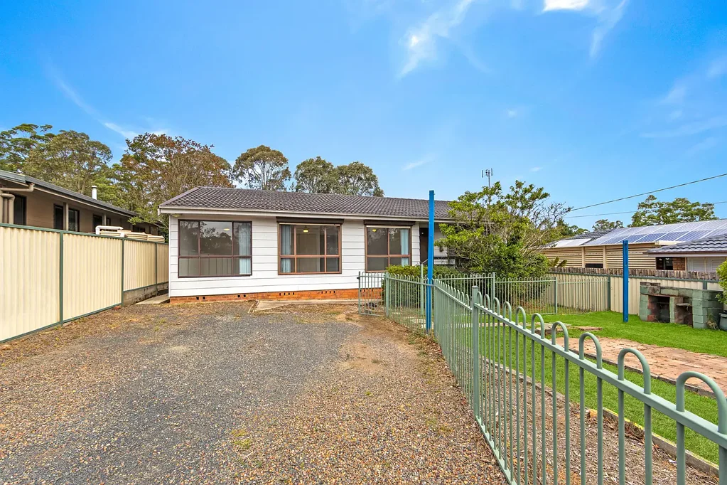 5a Pacific Highway, Lake Haven, NSW 2263