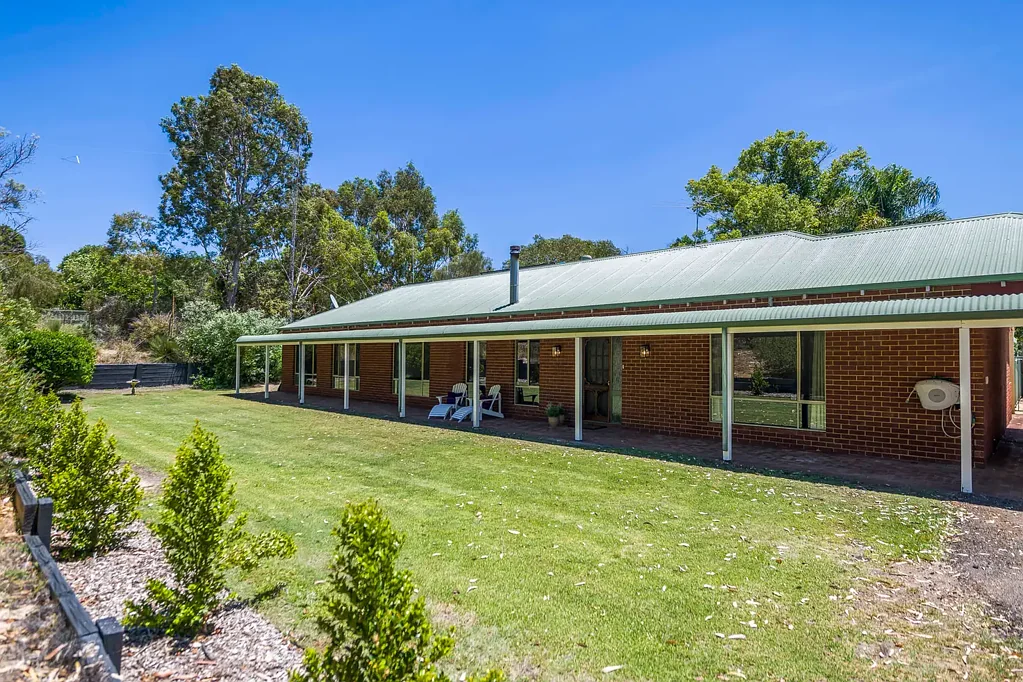 77 Lakelands Drive, Gnangara, WA 6077