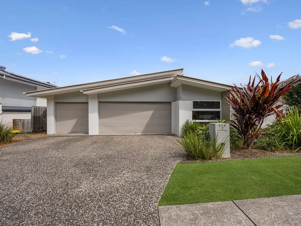 Coomera 5Kwarto A Rare Dual Living Opportunity in Coomera | Live in One, Rent the Other