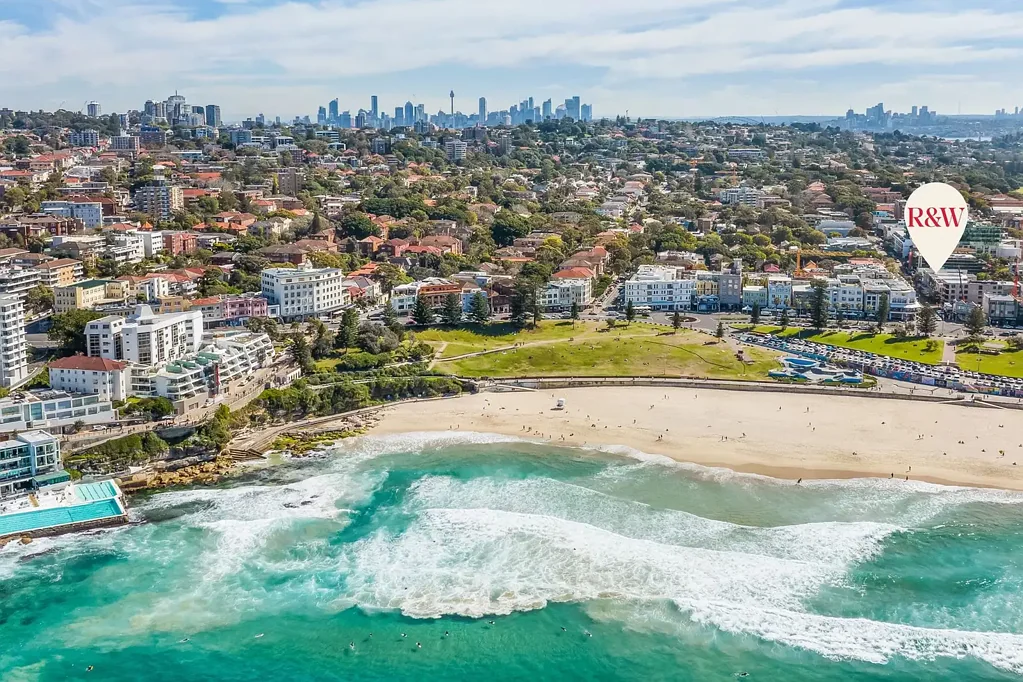 Walk to Bondi Beach - Updated Bondi Beach Studio