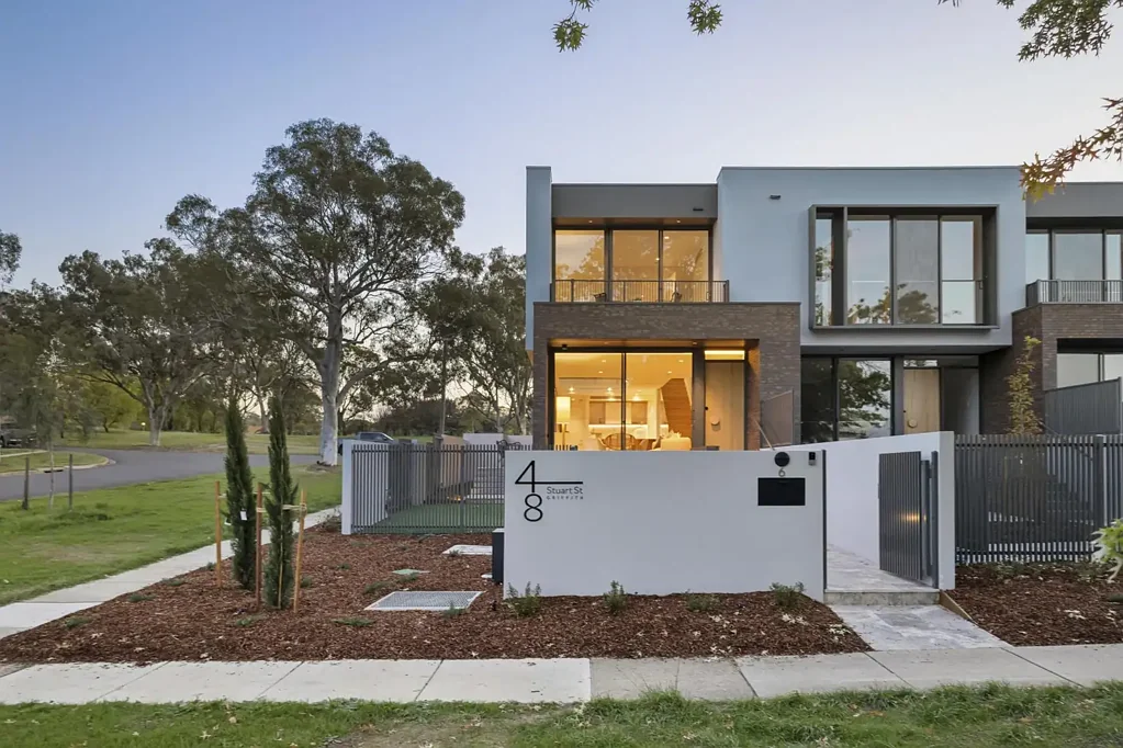Bespoke Architectural Living in the Heart of Griffith