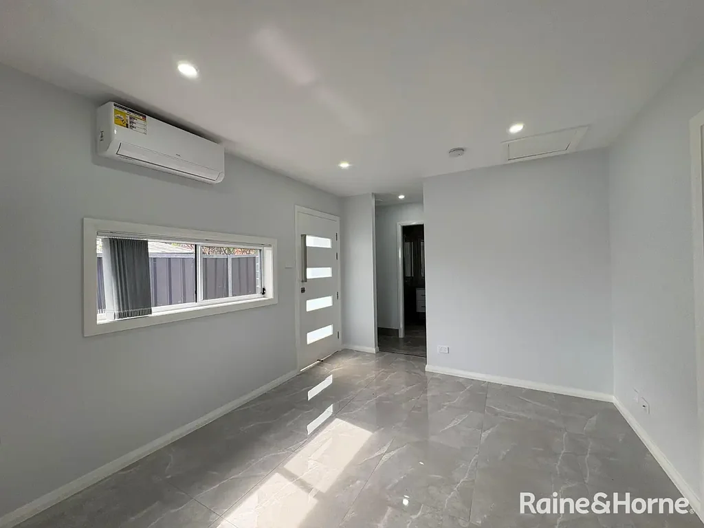 NEAR NEW GRANNY FLAT | WALK TO AL-FAISAL COLLEGE