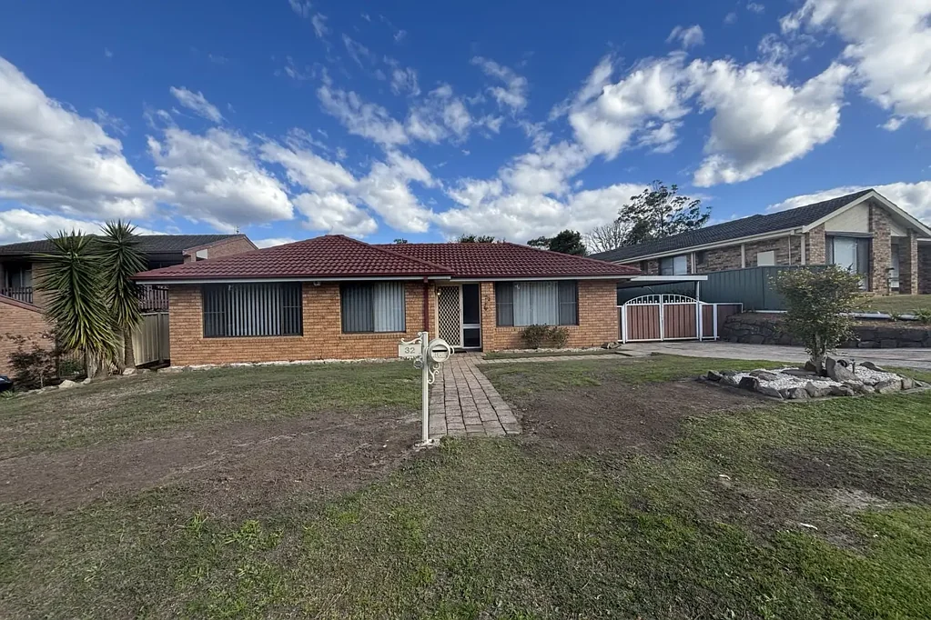 Freshly Renovated Family Home in a Peaceful Lakeside Location