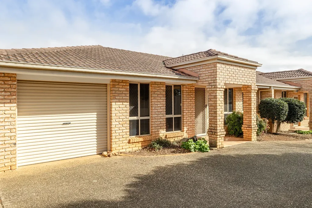 Conveniently Located and close to the CBD