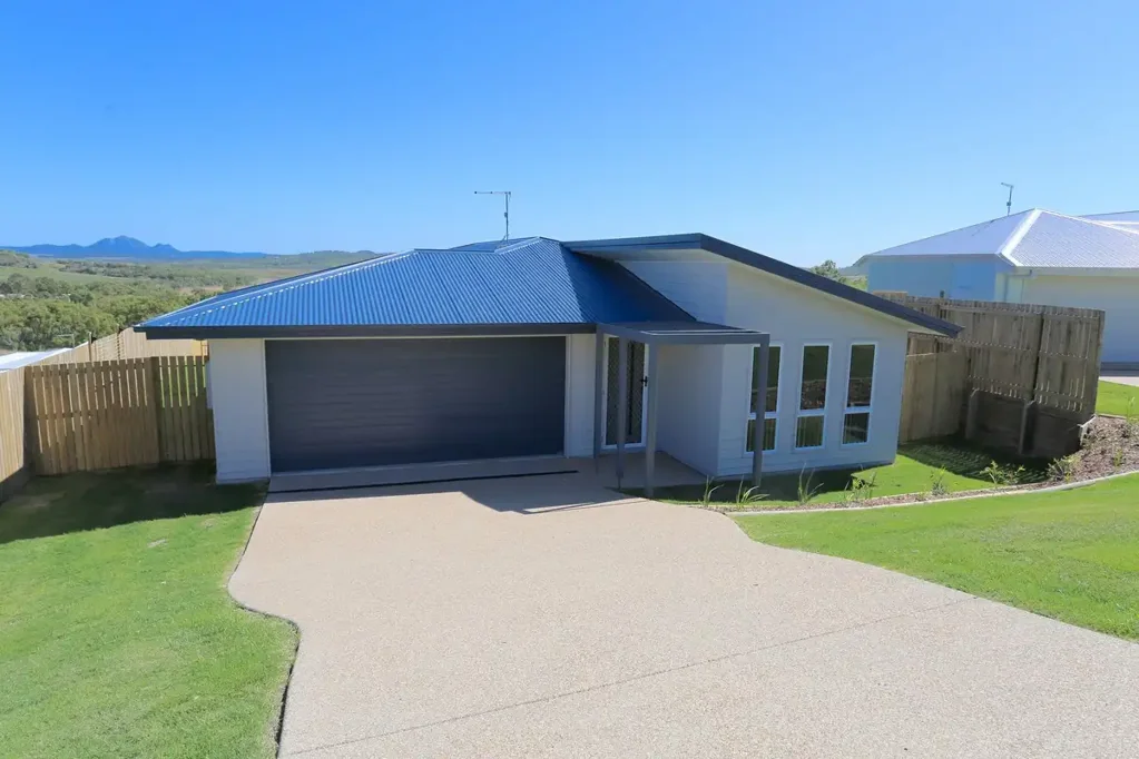 Lowset in Seaspray Estate