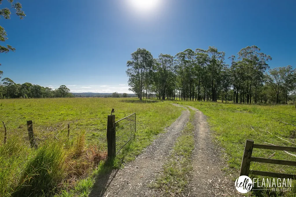 Collombatti BIG PRIVATE PRODUCTIVE ACRES 15 MINUTES FROM TOWN, 30MINUTES TO BEACHES  -	134.7Ha (336Ac)