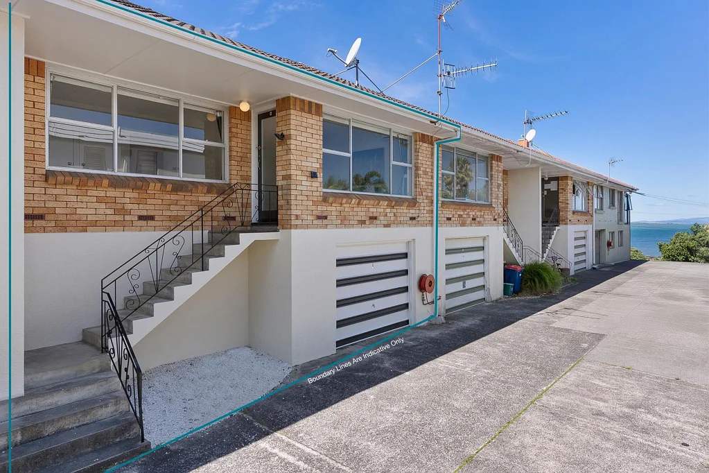 2/16 Beach Road, Castor Bay, North Shore City, Auckland
