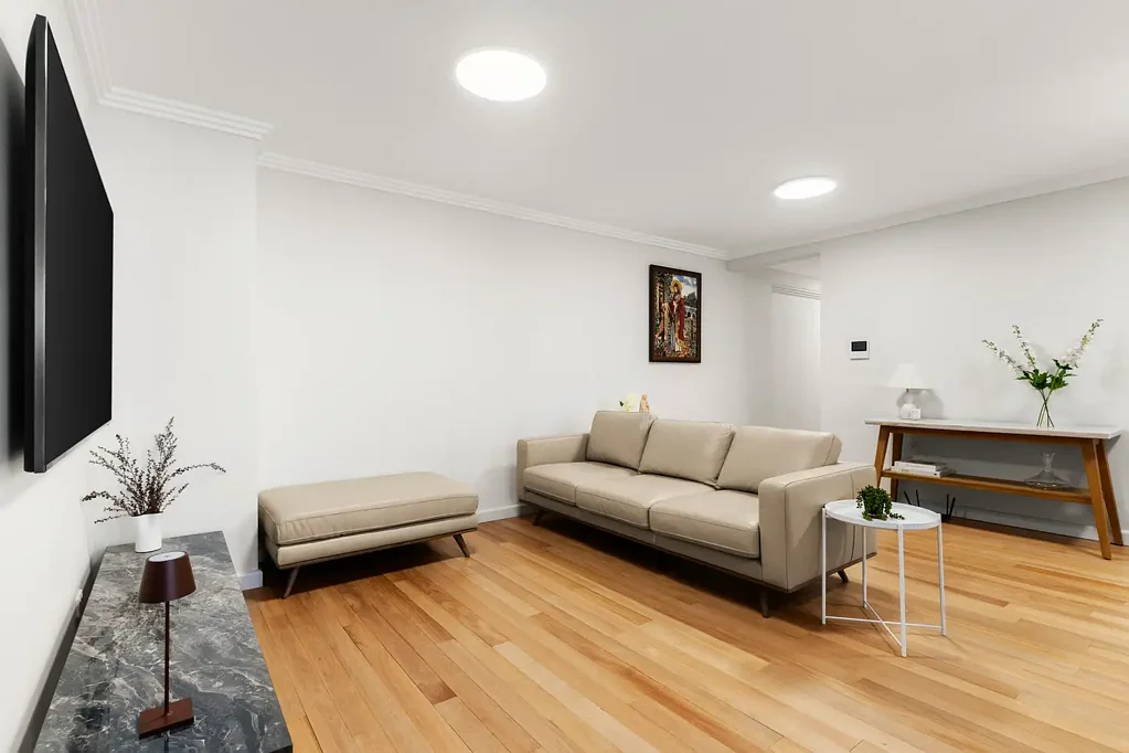 Miranda 2ਬੈੱਡਰੂਮ Stylish Renovated Apartment with Comfort, Convenience & Move-In Ease