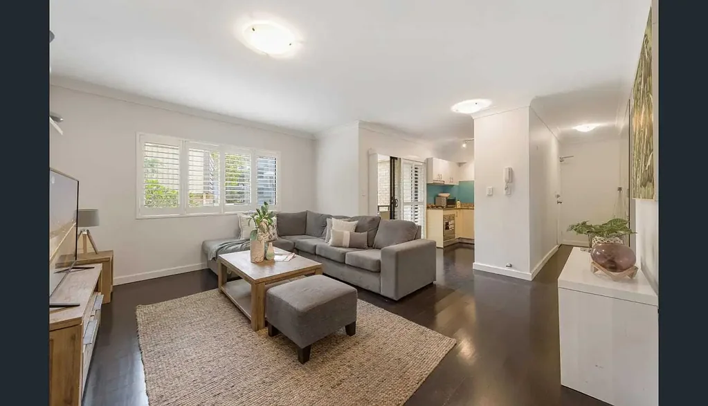 Stylish ground floor apartment with dual balconies near UNSW and Prince of Wales Hospital