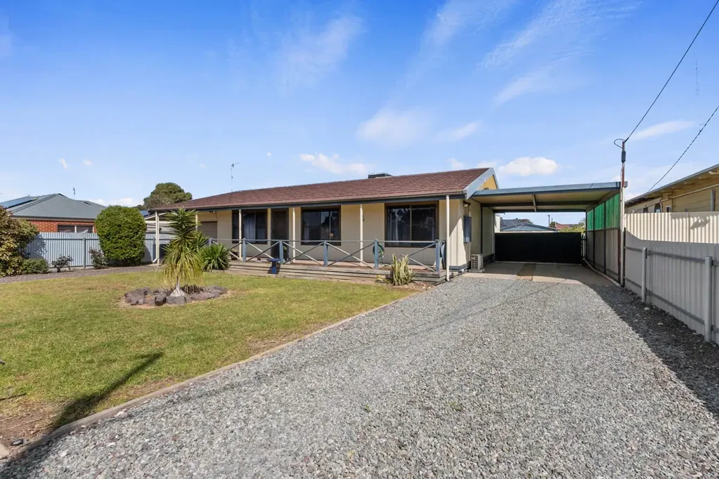 North Moonta 3部屋 Simple living, convenient location and large parcel