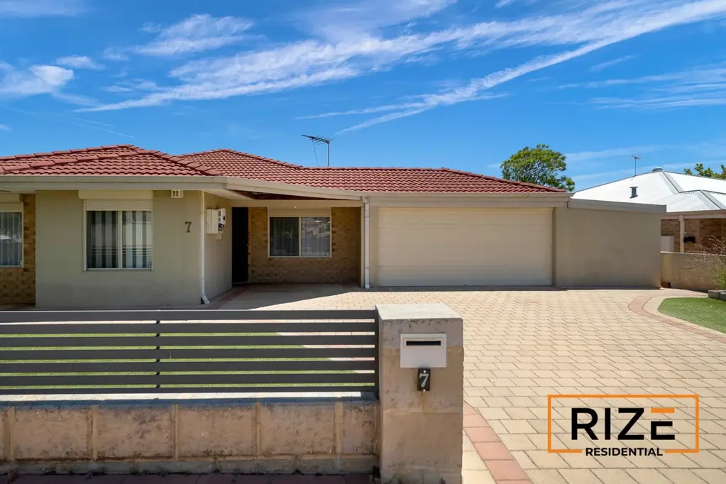 7 Cadoux Loop, Hocking, WA 6065
