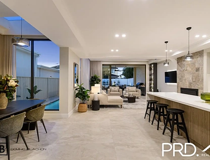 79 Apex Ave, Picnic Point, NSW 2213, 5 rūma, 4 rūma horoi, House