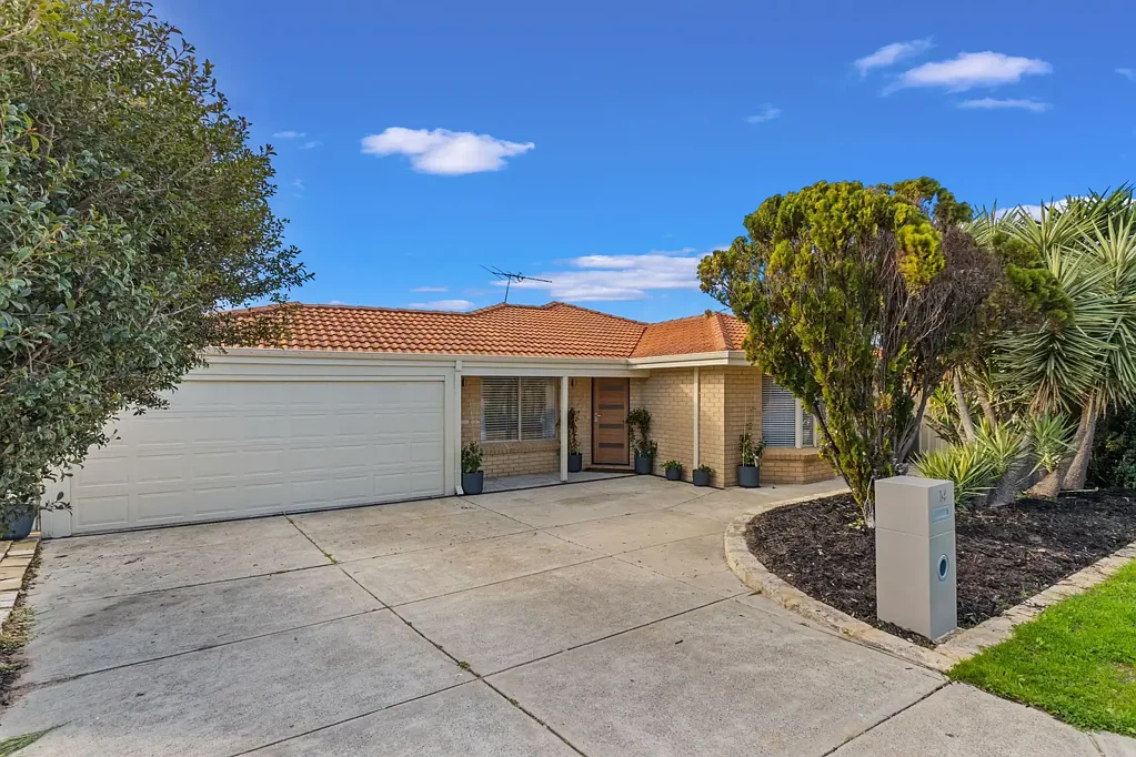 14 Drammen Elbow, Merriwa, WA 6030