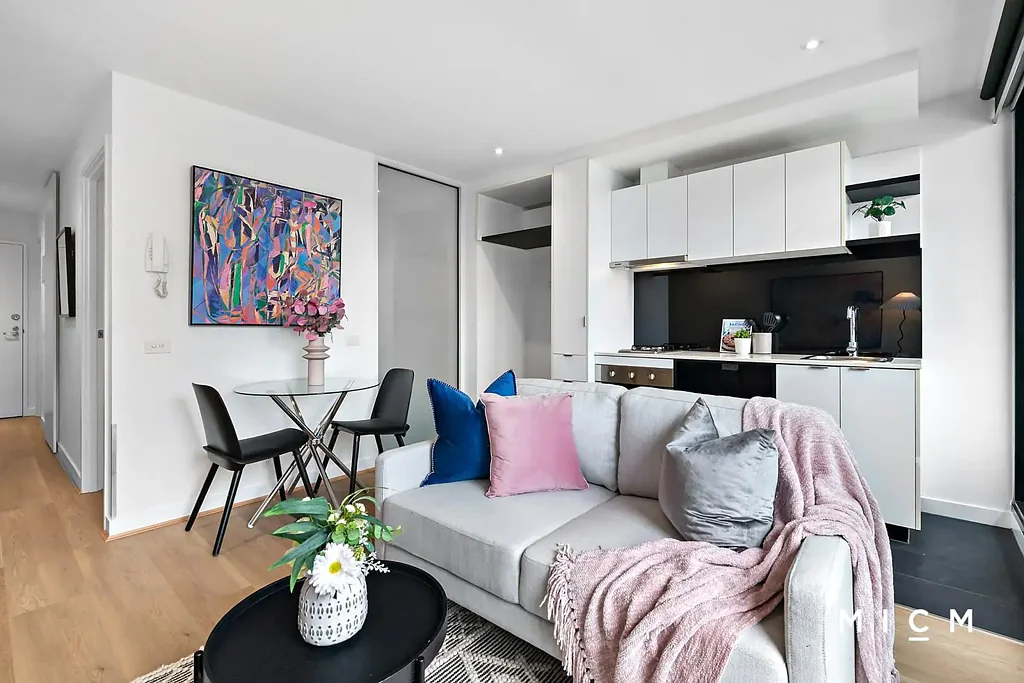 Melbourne 1ਬੈੱਡਰੂਮ Value-Packed Opportunity with Stunning City Views