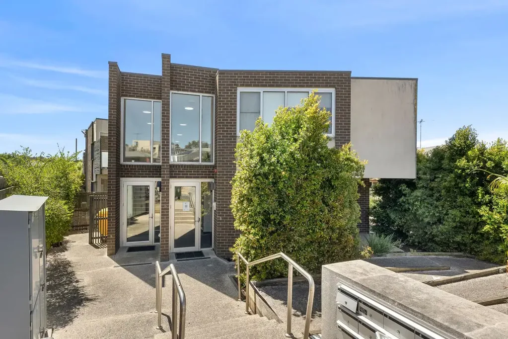 Highton 1房  Fully Furnished With Sizeable Courtyard!