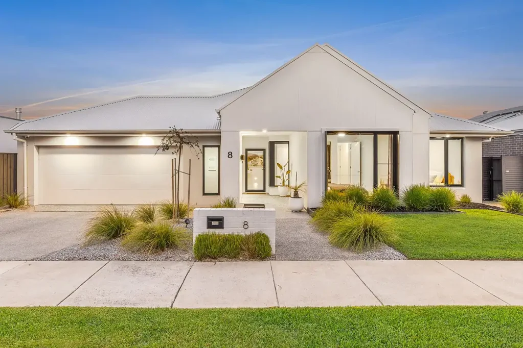 Mount Duneed 4 Slaapkamer A Premier Family Residence on 720sqm with Exceptional Indoor-Outdoor Living!
