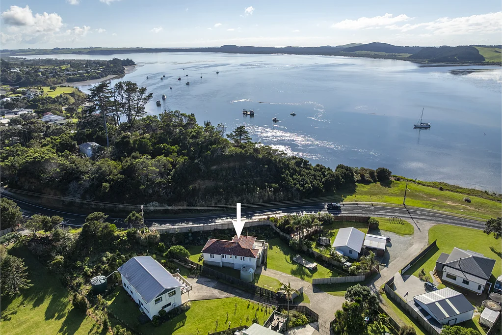 Pukenui 3ห้องนอน Coastal Comfort & Harbour Views on Waterside Way