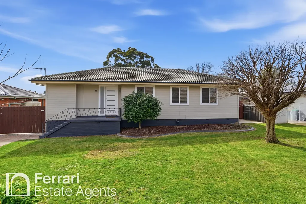 Orange 4Zimmer Family Comfort with Large North Facing Backyard