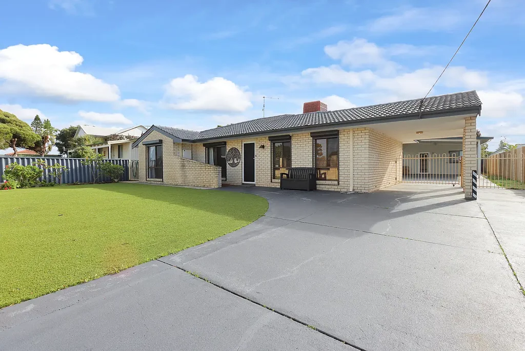 6 Selene Way, San Remo, WA 6210