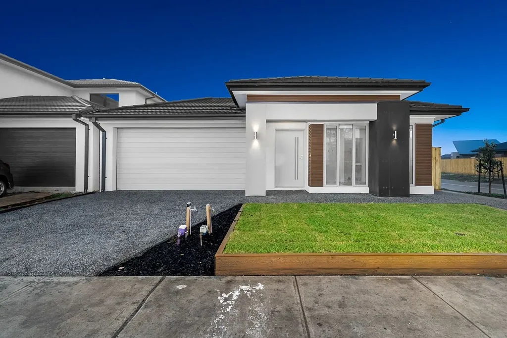 54 Carradale Road, Clyde North, VIC 3978