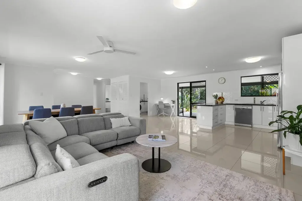 Birkdale 3 Slaapkamer Open Plan Living | Entertainers Dream