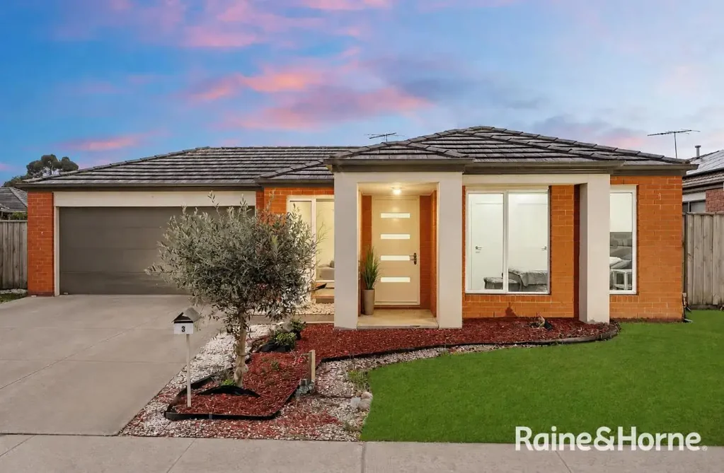 Pakenham 4房 Fallingwater Estate优越位置 四卧宽敞主套 现代厨房泳池 便利生活娱乐 Family Entertainer with Swimming Pool in the Heart of Fallingwater Estate