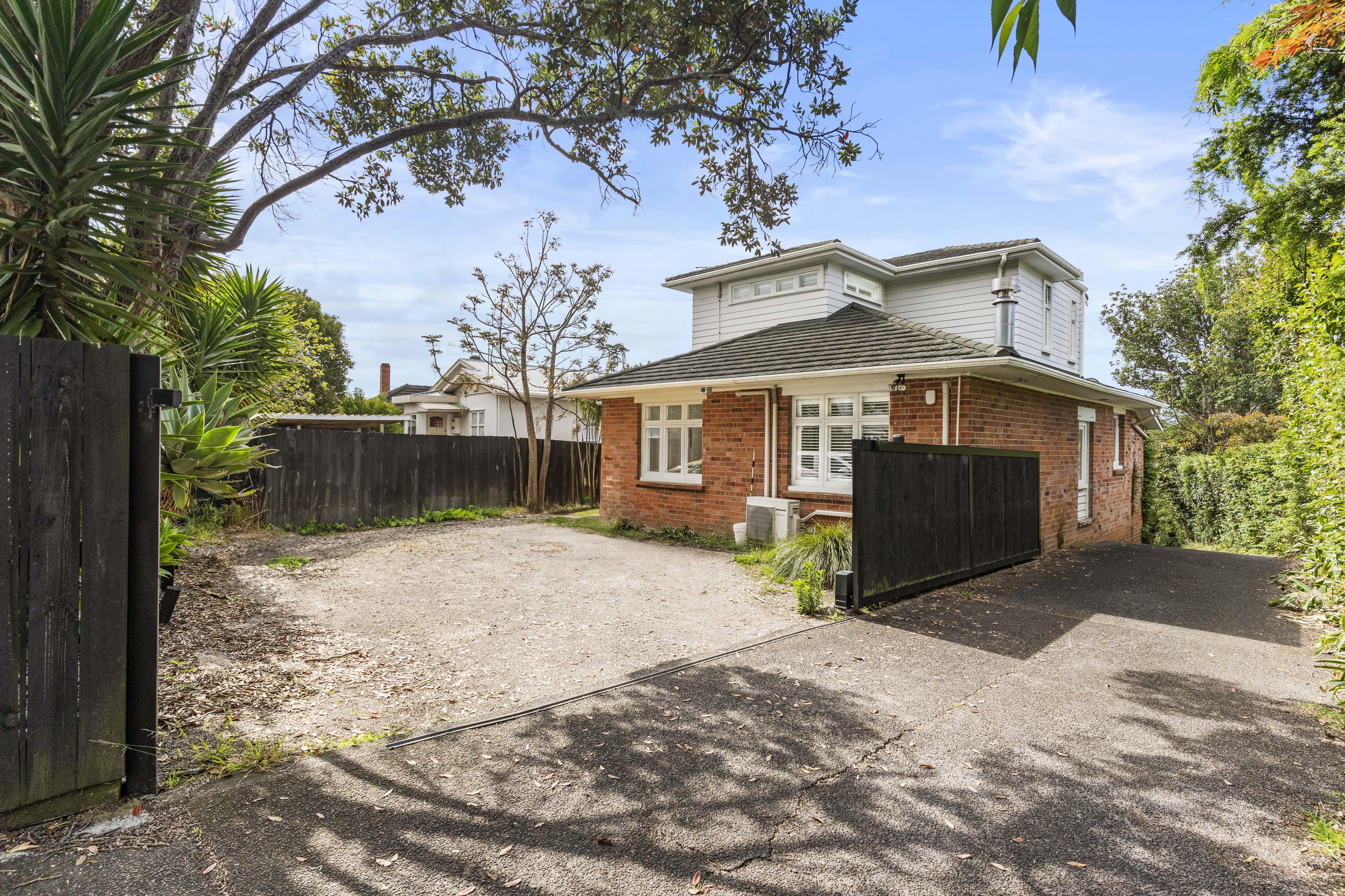 1/27 Onewa Road, Northcote, Auckland - North Shore, 4 chambres, 0 salles de bain, House