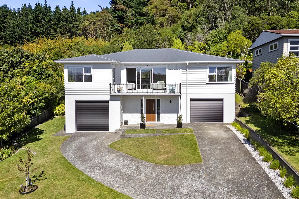 37 Sunrise Boulevard, Tawa, Wellington