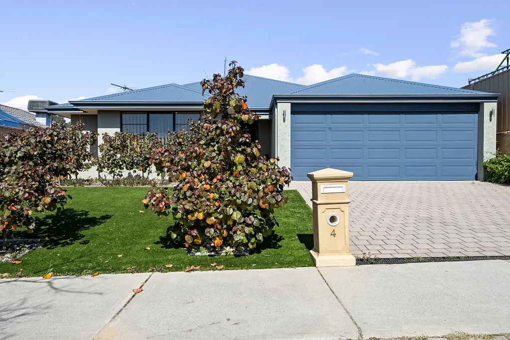 4 Heyford Parade, Bertram, WA 6167
