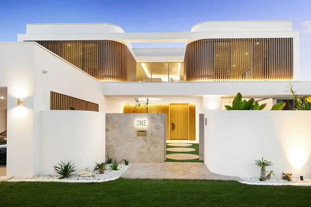 Broadbeach Waters 4 Bedroom "Perivallon"; Your Ambient Oasis Awaits