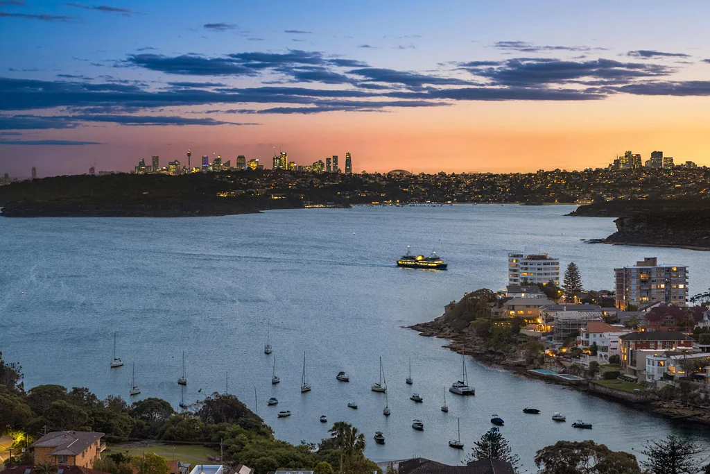 Manly 2침실 First time offered in 34 years, a phenomenal Eastern Hill apartment with awe inspiring 270-degree views