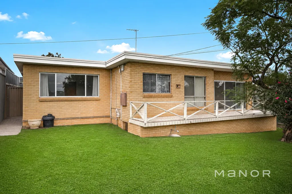 Baulkham Hills 7房 宽敞地块 6卧5套 老人套房 优越地段 便利生活 Renovators Dream