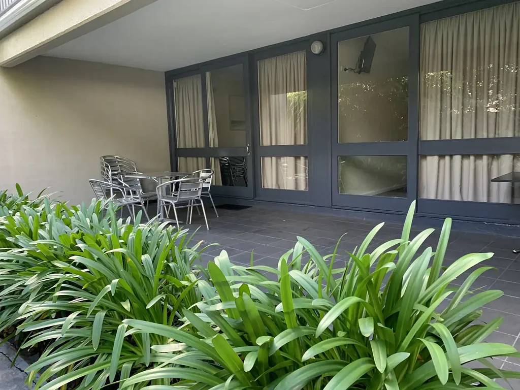 FURNISHED UNIT IN NAROOMA