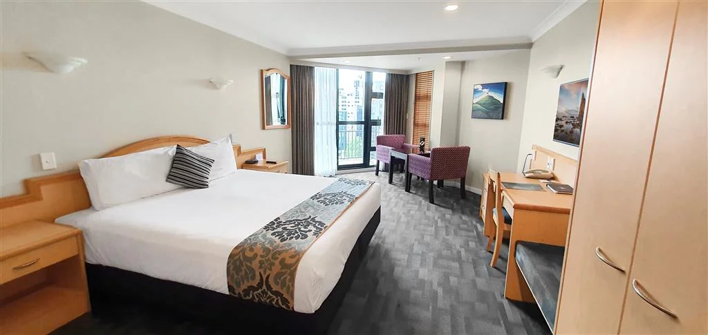 CITY CENTRAL - Furnished Studio, 1 Carpark & Water Included
