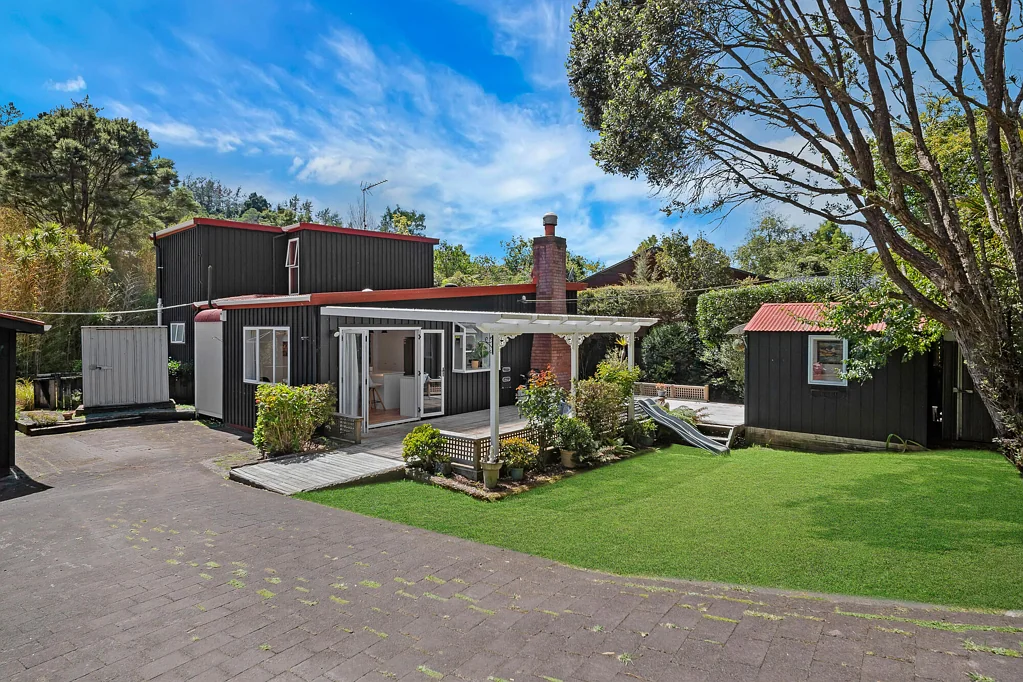 883 Swanson Road, Swanson, Waitakere City, Auckland