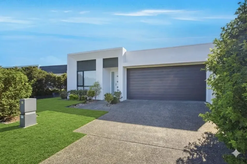 Pimpama 4कमरा Comfortable Family Living in a Peaceful Community