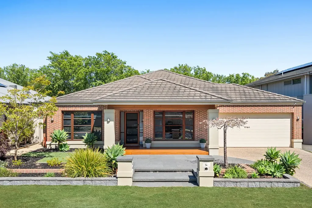 Berwick 4ਬੈੱਡਰੂਮ Expansive Family Living with Exceptional Entertaining Appeal