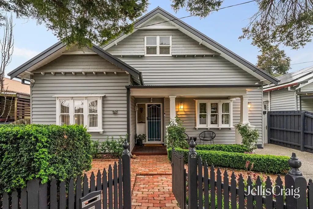 West Footscray 5ਬੈੱਡਰੂਮ Period character with a family-focused extension