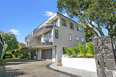 Saint Heliers 3 Bedroom Coastal Luxury Awaits in Prestigious St Heliers