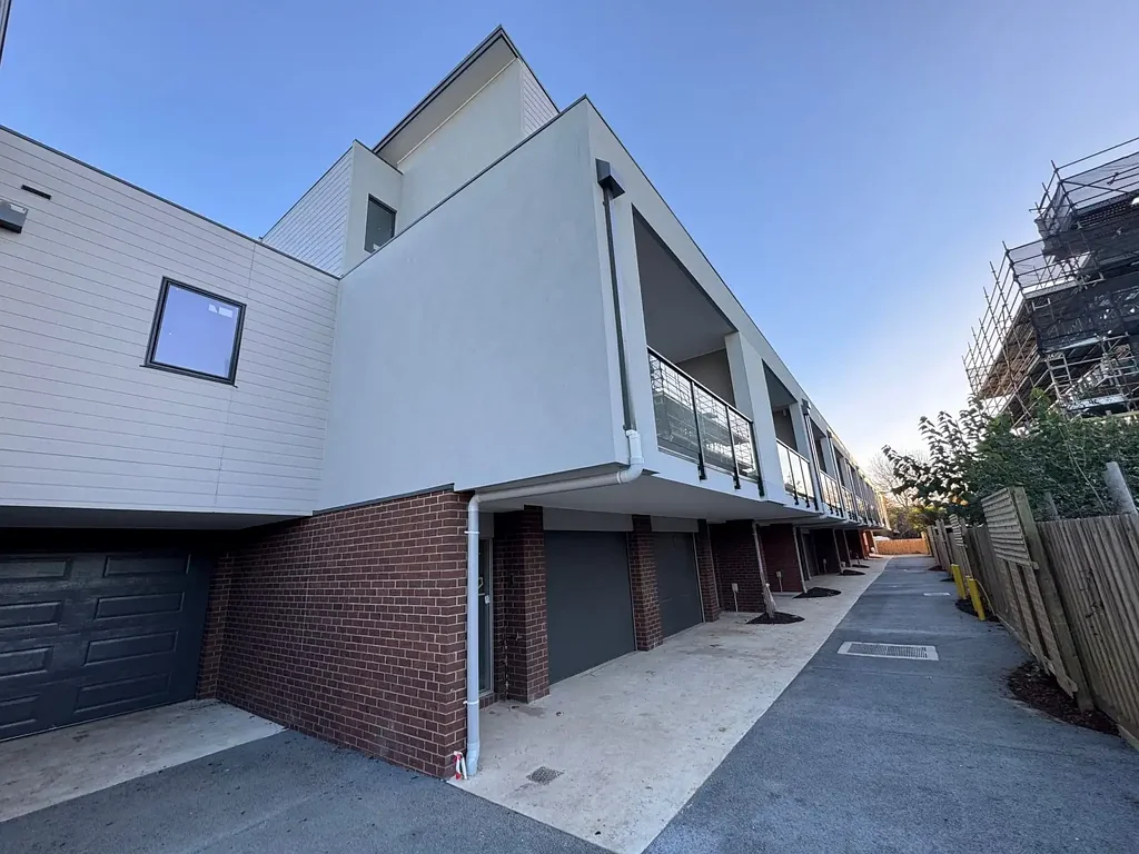 BRAND NEW 2 & 3 Bedroom Townhouse