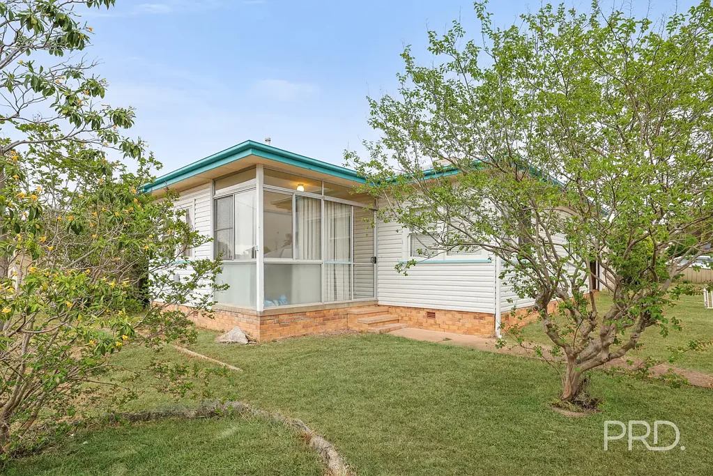 Tamworth 2कमरा Renovators Delight