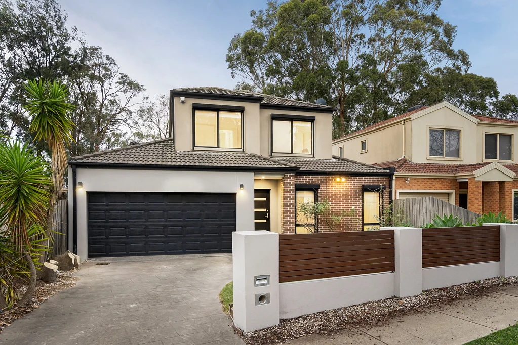 Wantirna 3침실 Spacious Family Townhouse with Tropical Outdoor Entertaining