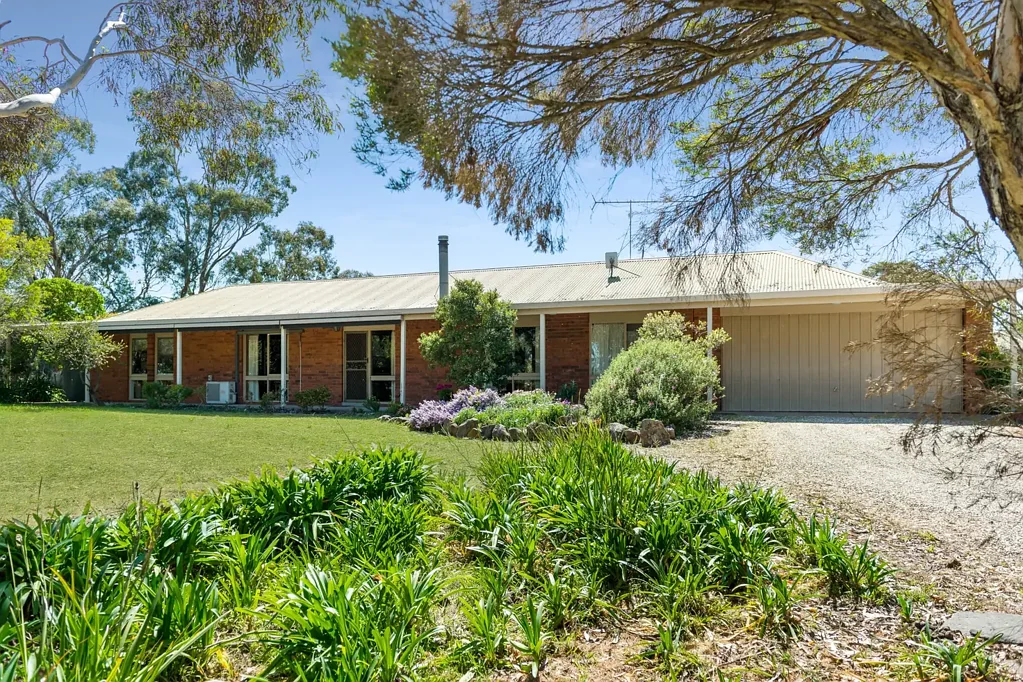 10 Kimberly Drive, Broadford, VIC 3658