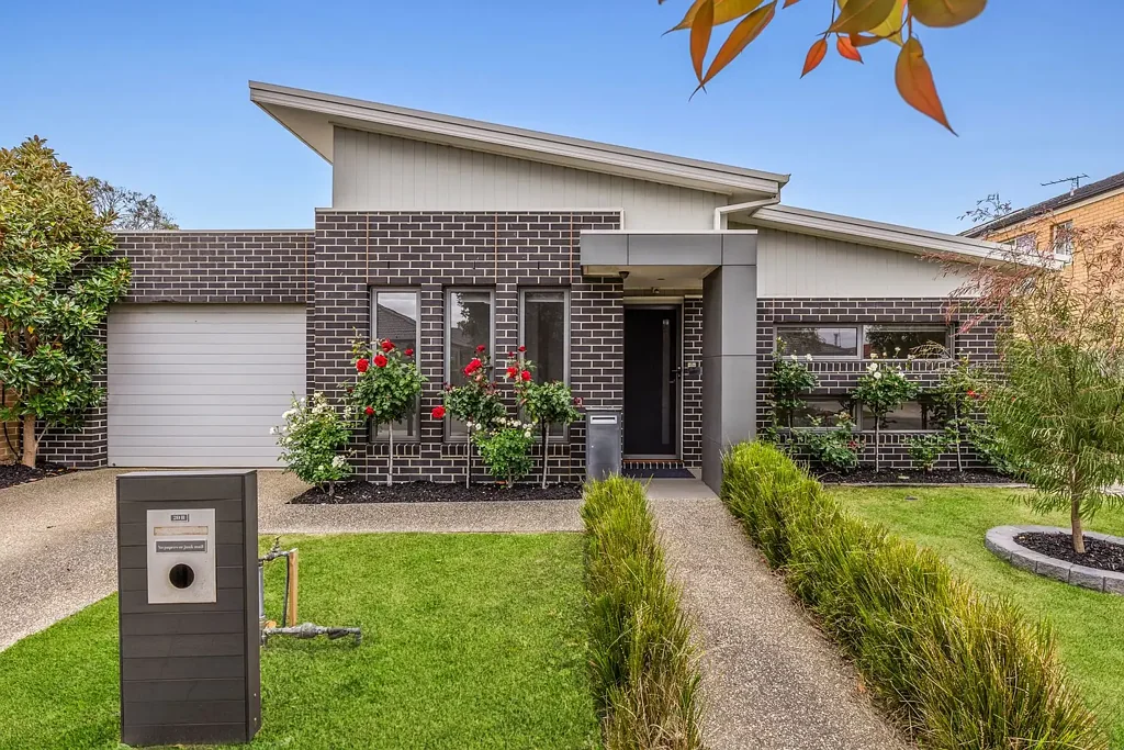 Ocean Grove 3 Slaapkamer Contemporary Coastal Living - Move in Now!