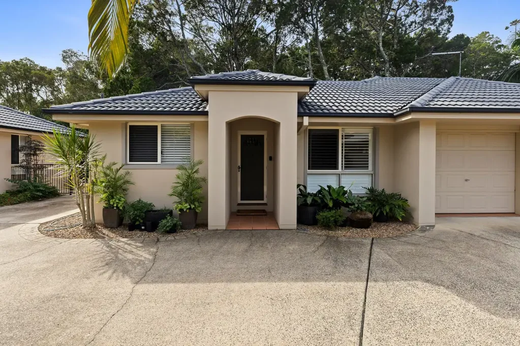 Suffolk Park 2房  Stylishly Renovated Coastal Retreat in Boutique 'Suffolk Pines'