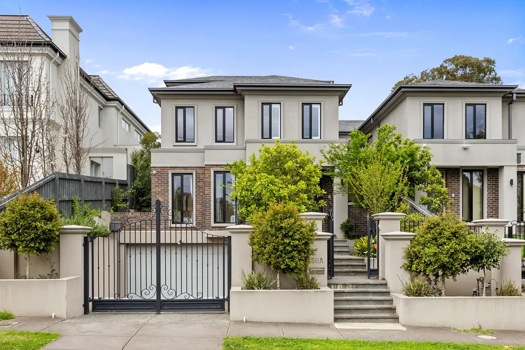 Balwyn North 4ਬੈੱਡਰੂਮ Premium Family Home in Sought-After Balwyn North Location