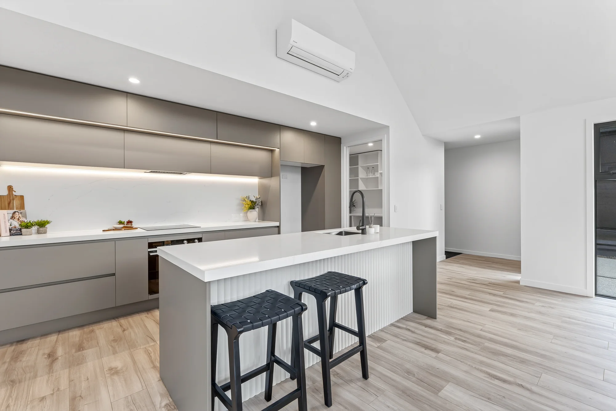10 Kamana Rise, Wanaka, Otago, 4 Schlafzimmer, 3 Badezimmer, House