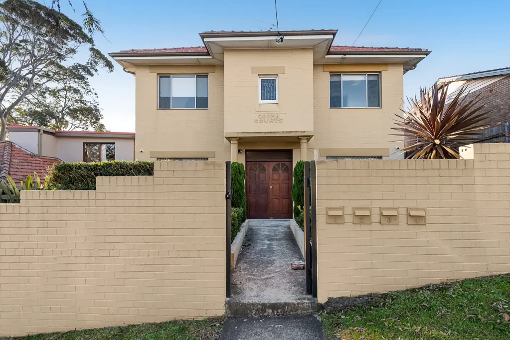MODERN UNIT IN QUIET COOGEE LOCATION